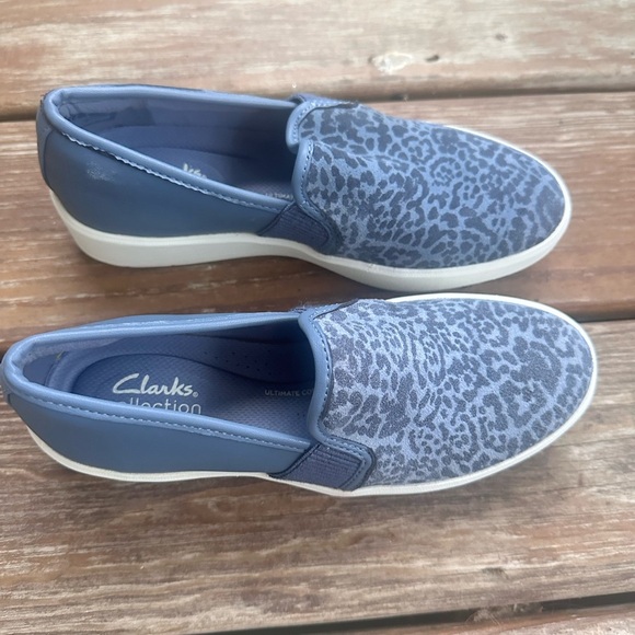 Clarks Blue Leopard Print Kids Sneakers - Picture 1 of 7